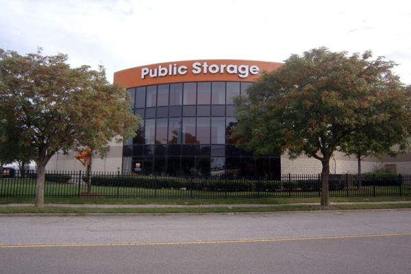 Facility photo: //images.sparefoot.com/medium/214998689f30ae69eb3.jpg