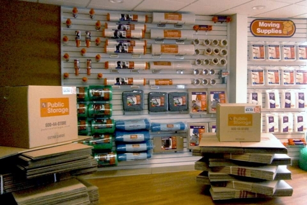 Facility photo: //images.sparefoot.com/medium/2149986984a4220b9f0.jpg