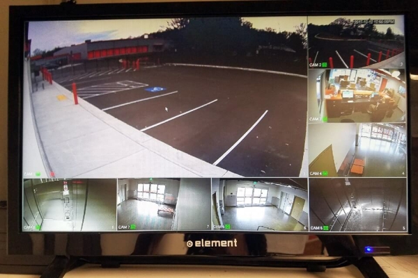 Facility photo: //images.sparefoot.com/medium/21500269e8c9d09b6b5.jpg