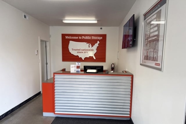 Facility photo: //images.sparefoot.com/medium/21501268e90900cc4bf.jpg