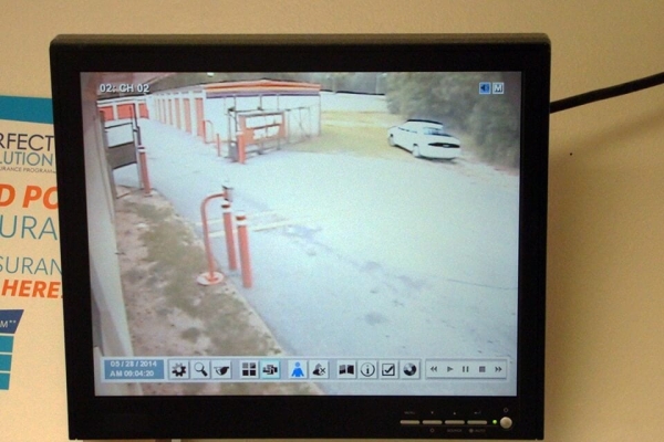 Facility photo: //images.sparefoot.com/medium/2150146884d3f7e15b5.jpg