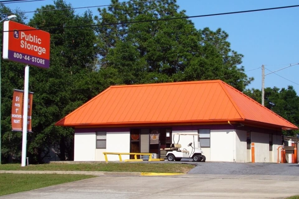 Facility photo: //images.sparefoot.com/medium/21501469455d4907578.jpg