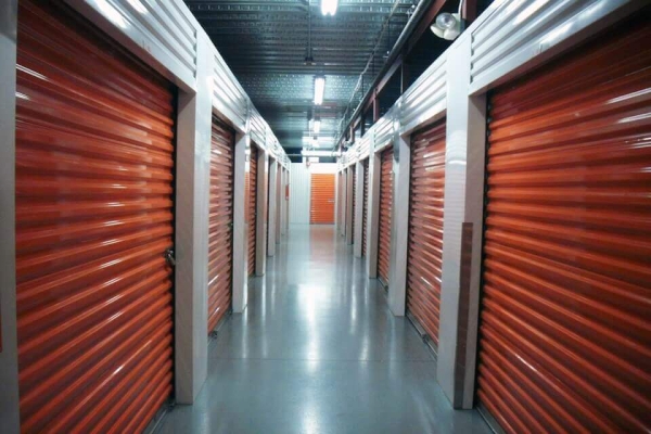 Facility photo: //images.sparefoot.com/medium/2150156894a6ae877a7.jpg
