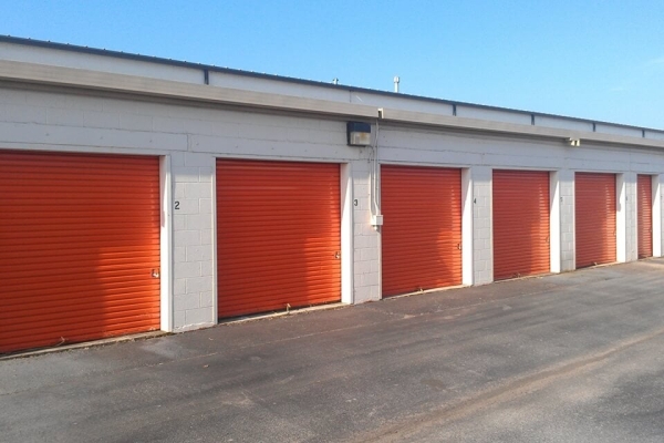 Facility photo: //images.sparefoot.com/medium/215016687a47b9dd99f.jpg