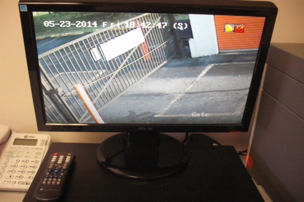 Facility photo: //images.sparefoot.com/medium/215017696b9aad4860d.jpg