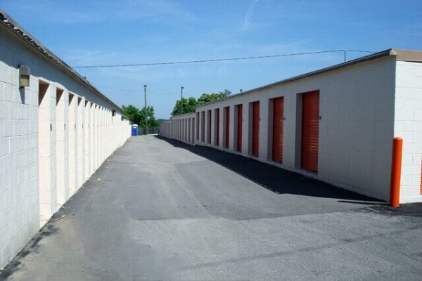 Storage Units at Public Storage - Nashville - 424 Metroplex Drive - 424 Metroplex Drive