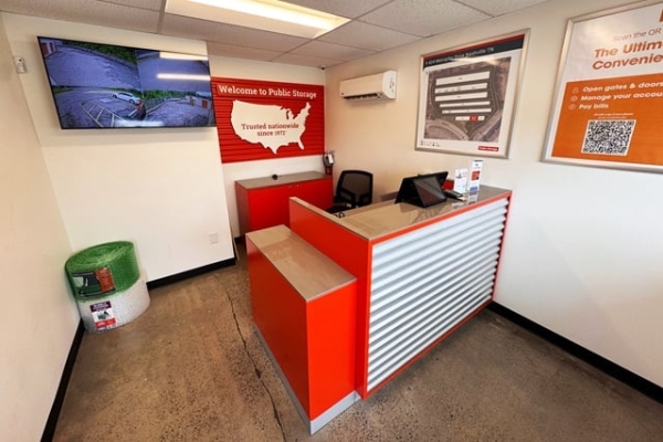 Storage Units at Public Storage - Nashville - 424 Metroplex Drive - 424 Metroplex Drive