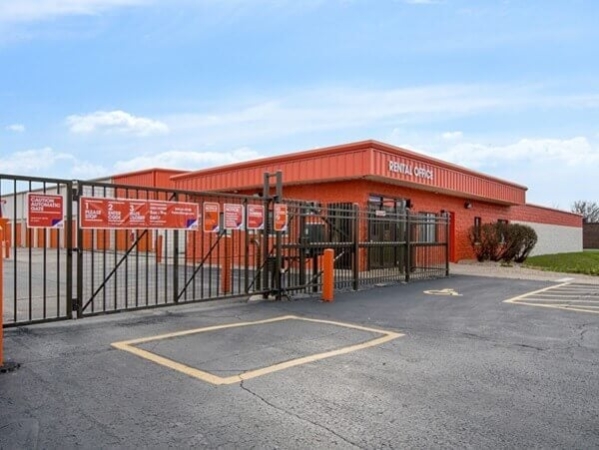 Facility photo: //images.sparefoot.com/medium/21502368a86de122af4.jpg