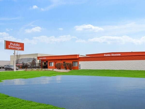 Facility photo: //images.sparefoot.com/medium/2150236907689447f84.jpg