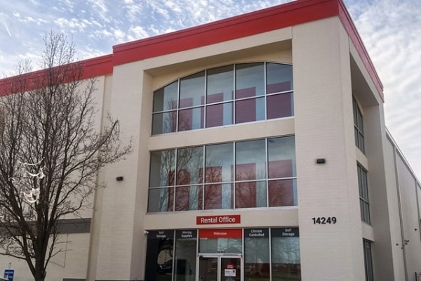 Facility photo: //images.sparefoot.com/medium/2150246929adb79ac0a.jpg