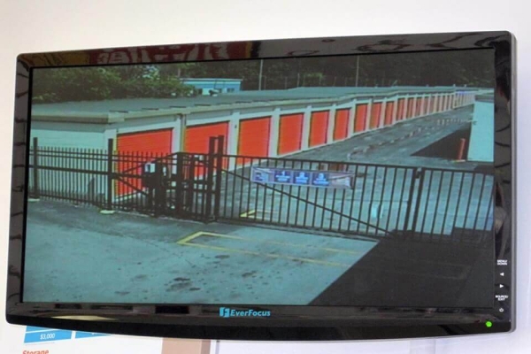 Facility photo: //images.sparefoot.com/medium/2150276956823eda168.jpg