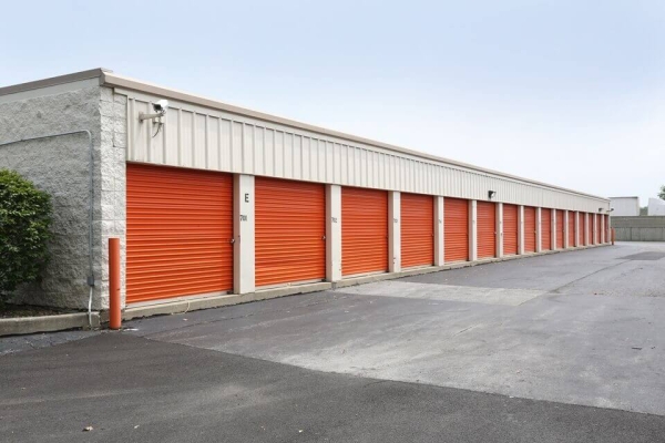 Facility photo: //images.sparefoot.com/medium/2150286863dd2a1cd2f.jpg