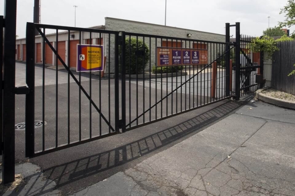 Facility photo: //images.sparefoot.com/medium/2150286877a57b5c7c8.jpg