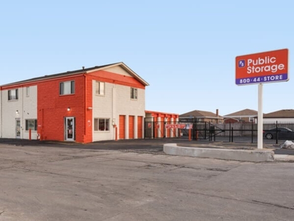 Storage Units at Public Storage - Chicago - 7455 South Pulaski Road - 7455 South Pulaski Road