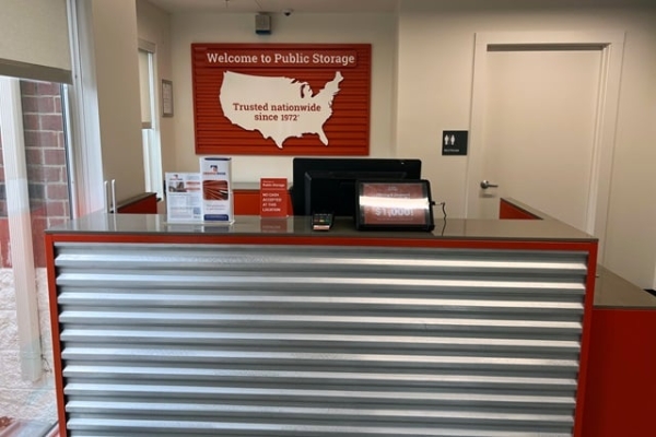 Facility photo: //images.sparefoot.com/medium/2150316910a458623ea.jpg