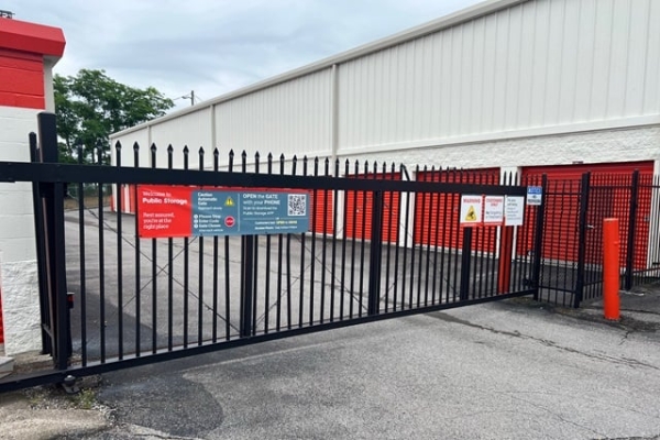 Storage Units at Public Storage - Nashville - 6117 Charlotte Pike - 6117 Charlotte Pike