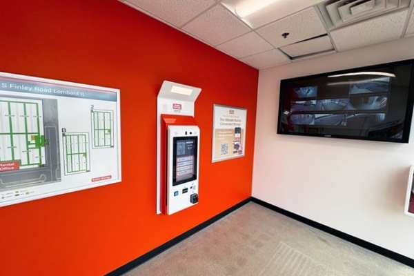 Facility photo: //images.sparefoot.com/medium/215035693833676bf91.jpg