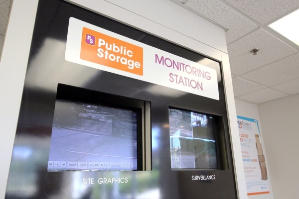 Facility photo: //images.sparefoot.com/medium/21503569455d885567a.jpg