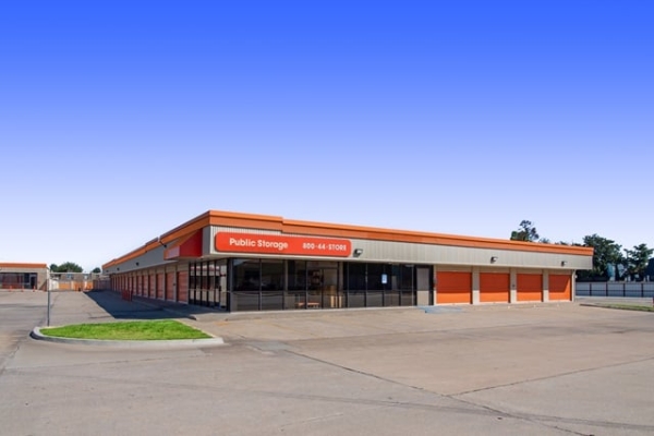 Storage Units at Public Storage - Oklahoma City - 2809 W I 240 Service Rd Ste 405 - 2809 W I 240 Service Rd Ste 405