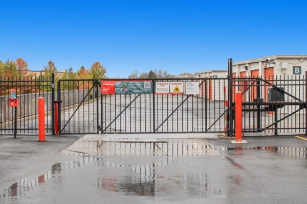 Facility photo: //images.sparefoot.com/medium/2150386876569e1da40.jpg