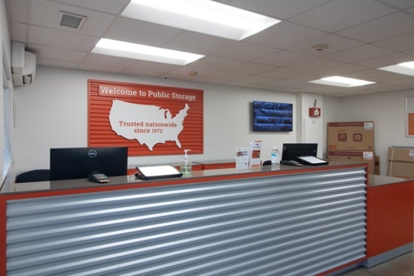 Facility photo: //images.sparefoot.com/medium/21503869188a5ece21d.jpg