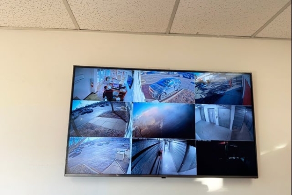 Facility photo: //images.sparefoot.com/medium/215039687b9bcc67563.jpg