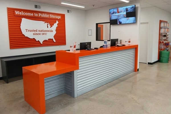 Facility photo: //images.sparefoot.com/medium/2150406a1eda6e6819d.jpg
