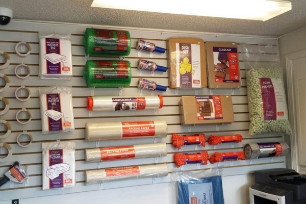 Facility photo: //images.sparefoot.com/medium/215041695e6b8d3e825.jpg