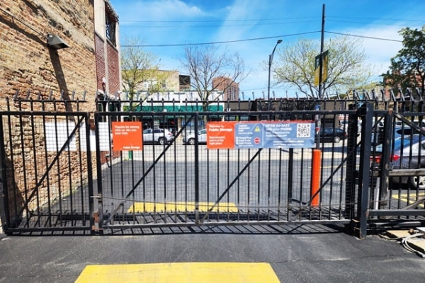 Storage Units at Public Storage - Chicago - 4072 N Broadway Street - 4072 N Broadway Street