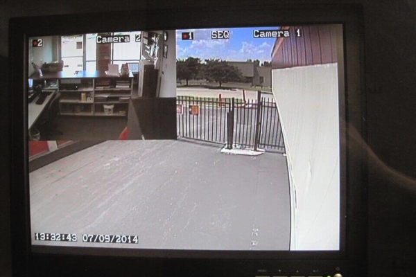 Facility photo: //images.sparefoot.com/medium/215046688e0f3e6feb5.jpg
