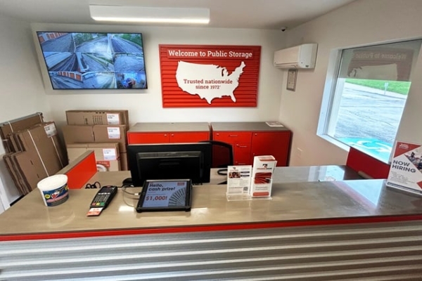 Facility photo: //images.sparefoot.com/medium/2150516940178de7bd3.jpg