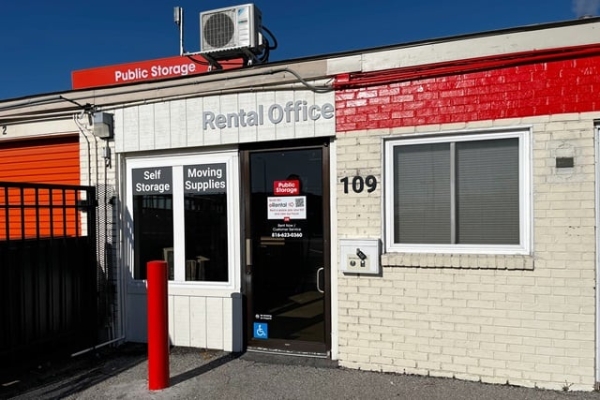 Facility photo: //images.sparefoot.com/medium/2150546877a5c48d9bc.jpg