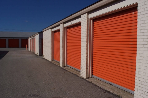 Facility photo: //images.sparefoot.com/medium/2150546877a5c5b1af8.jpg
