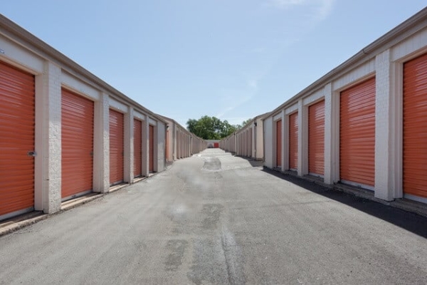 Storage Units at Public Storage - Kansas City - 5601 E 112th Terrace - 5601 E 112th Terrace