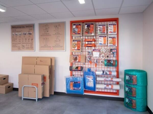 Facility photo: //images.sparefoot.com/medium/21506569285c93cbfab.jpg