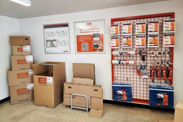 Storage Units at Public Storage - Chicago - 2835 North Western Ave - 2835 North Western Ave