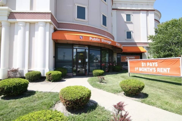 Facility photo: //images.sparefoot.com/medium/2150726991d4b95290e.jpg