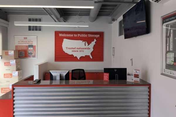 Facility photo: //images.sparefoot.com/medium/215076690607853af2e.jpg