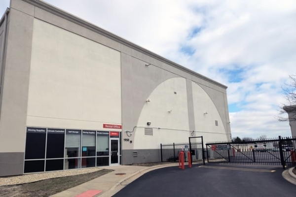 Facility photo: //images.sparefoot.com/medium/2150766a0c6aa26379c.jpg