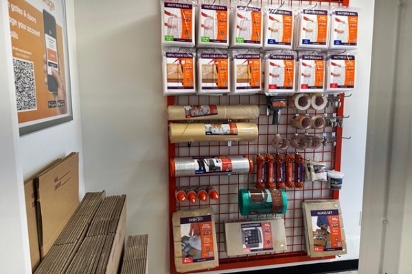 Facility photo: //images.sparefoot.com/medium/2150776910a49863ac1.jpg