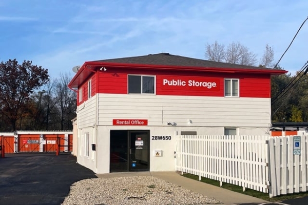 Facility photo: //images.sparefoot.com/medium/21507869f89b8f713c1.jpg