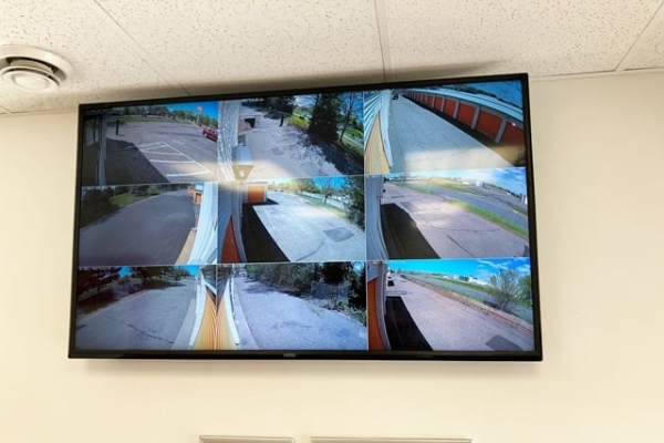 Facility photo: //images.sparefoot.com/medium/2150846908b82f3d559.jpg