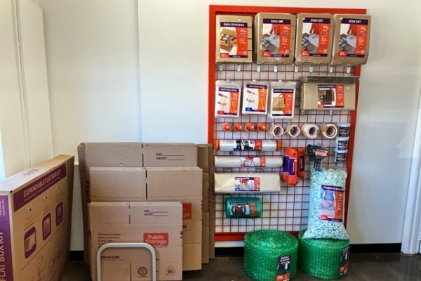 Facility photo: //images.sparefoot.com/medium/215084690b5c1be2384.jpg