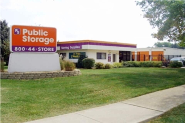 Facility photo: //images.sparefoot.com/medium/2150856877a53a46f64.jpg