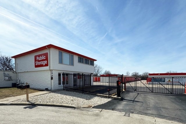 Facility photo: //images.sparefoot.com/medium/2150876877a5b4e7178.jpg