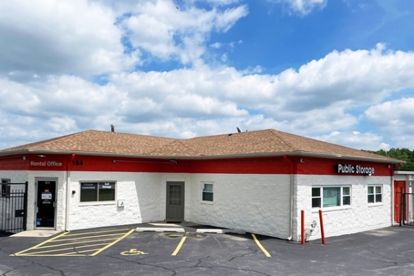 Facility photo: //images.sparefoot.com/medium/215090687e3ced9a583.jpg
