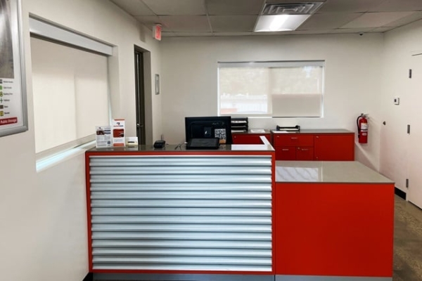 Facility photo: //images.sparefoot.com/medium/215090687e3cef92850.jpg