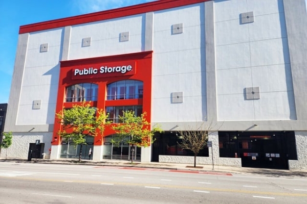 Storage Units at Public Storage - Chicago - 362 W Chicago Ave - 362 W Chicago Ave