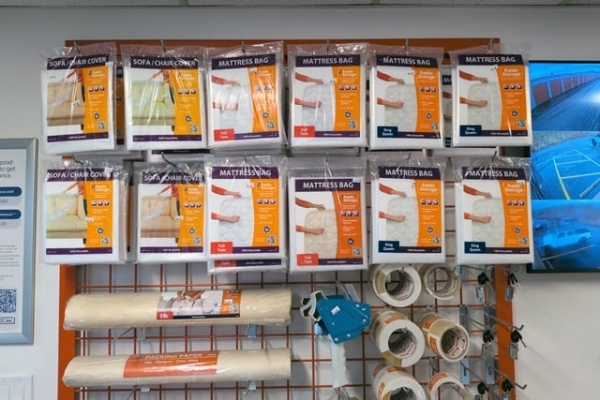 Facility photo: //images.sparefoot.com/medium/215093690607fa93c31.jpg