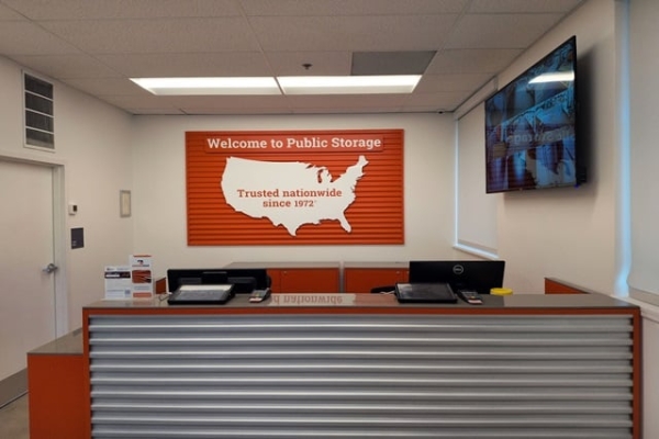 Facility photo: //images.sparefoot.com/medium/21509769889c8bb9731.jpg